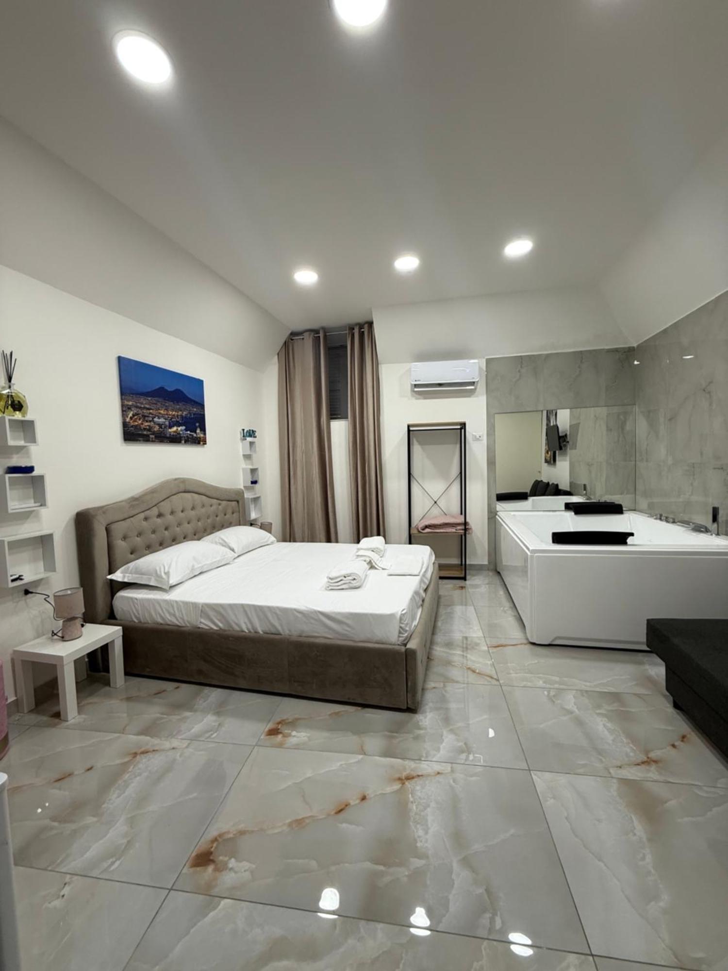 Caracciolo Suites 36 Neapol Zewnętrze zdjęcie